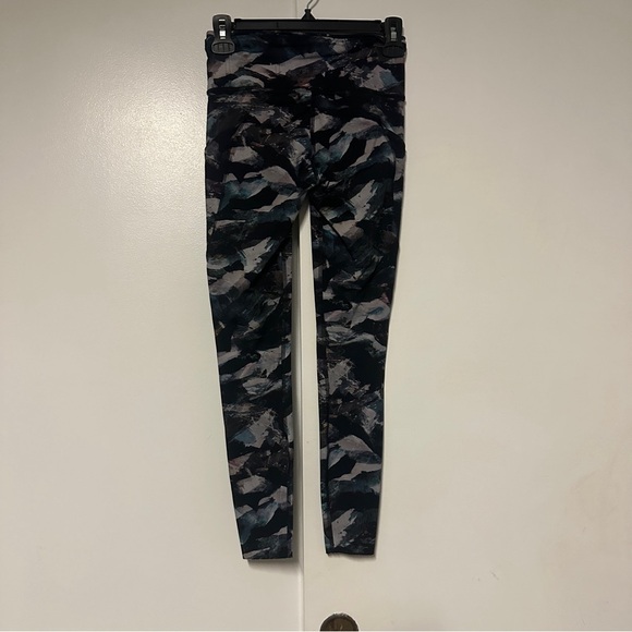 Lululemon Fast and Free Tight II 25” Non-Reflective Nulux* Size 4 - Picture 9 of 9